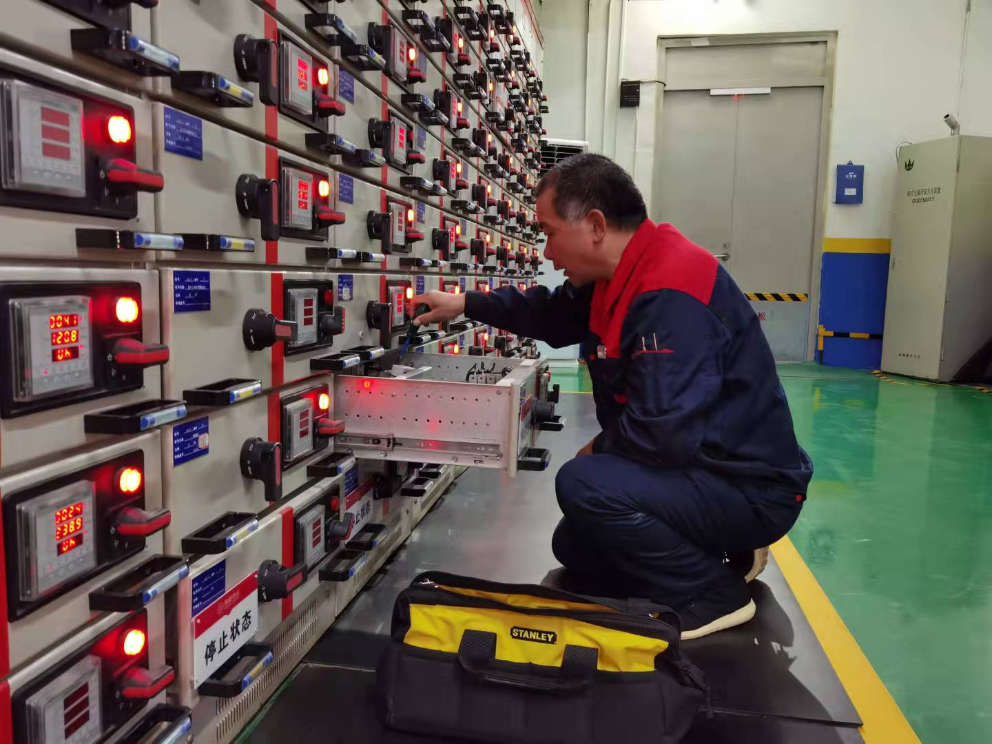 ���ھ�Ʒ���� | ��ʢ�����O(sh��)�����ա�������Ӌ�� ׌���̲�ס����